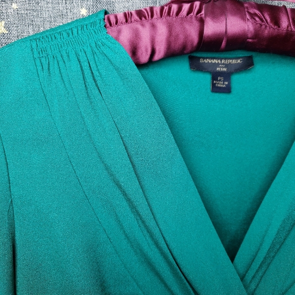 Emerald Green Banana Republic Top - Picture 5 of 5